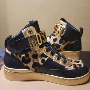 Womens Authentic Moschino sneaker